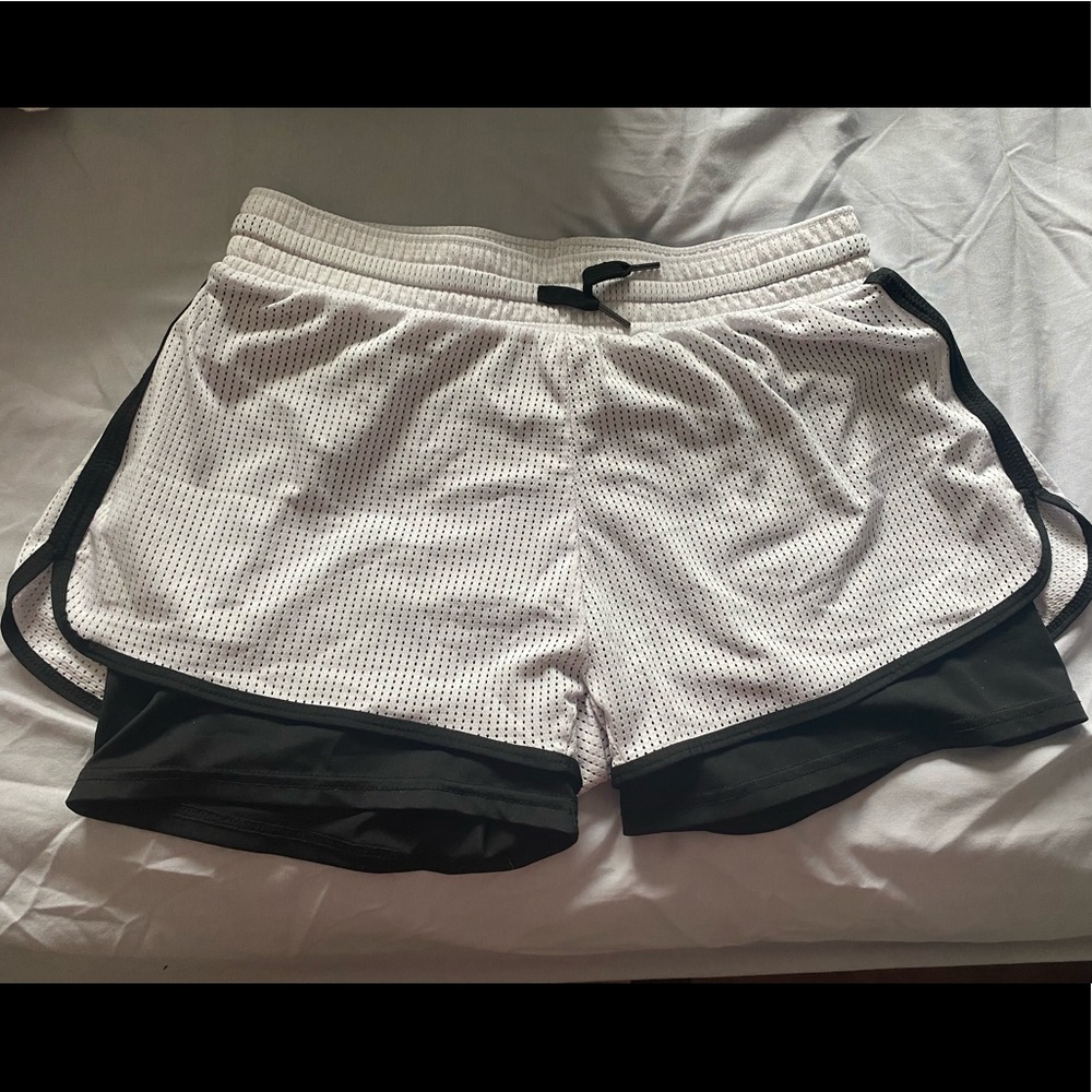 Brand Bella Active basketball shorts size Large. Never worn.